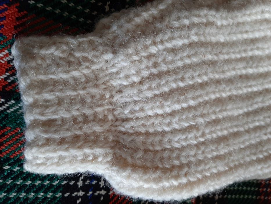 Ръчно плетен дамски пуловер, 100% ръчно предена вълна