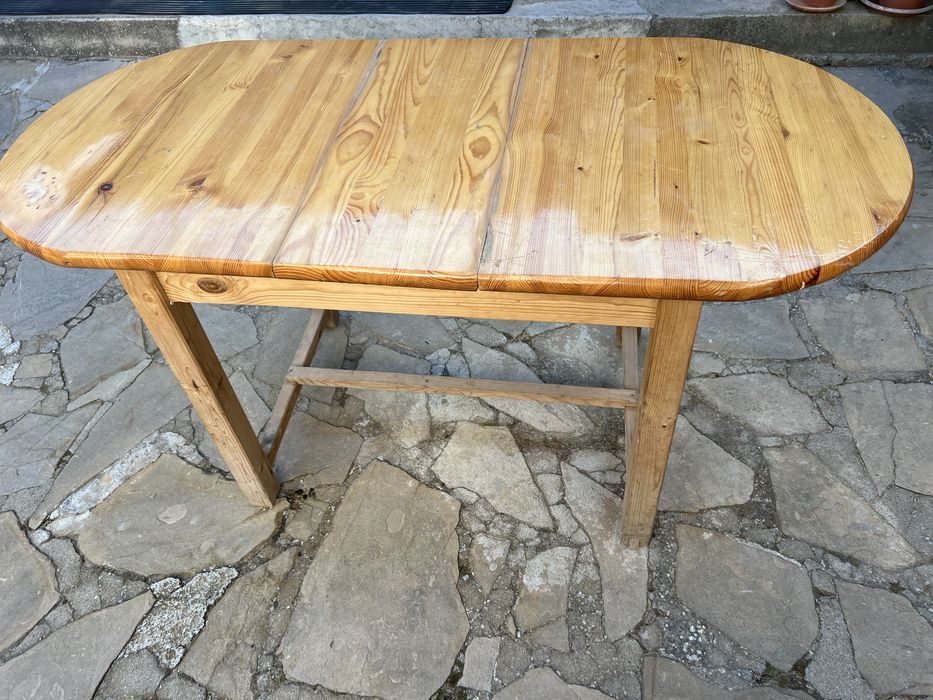 Дървенu Масu u пейки  от Масив