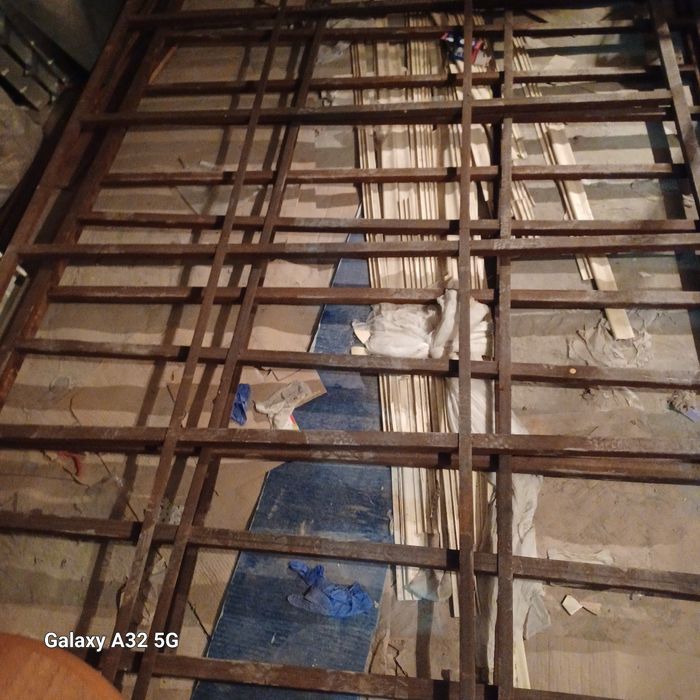 Продавам част от търговско обзавеждане