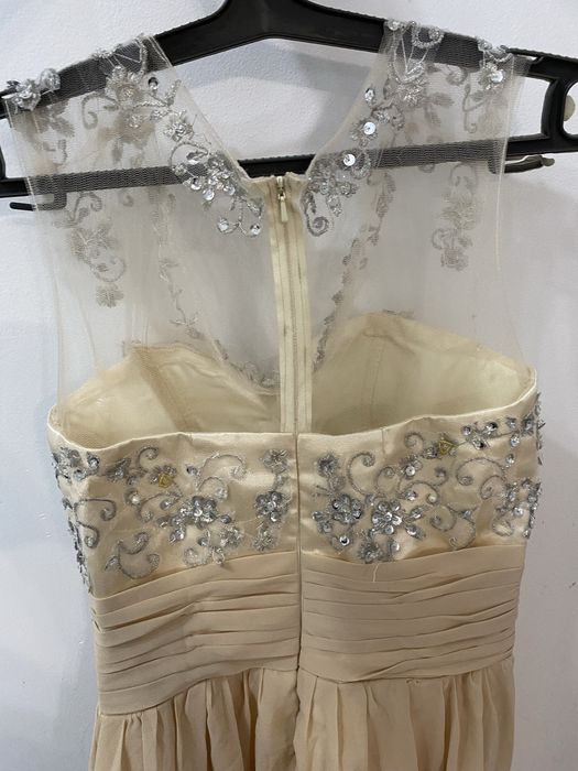 Платье бежевое длинное