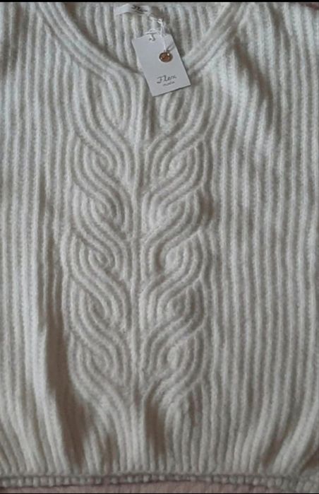 Pulover nou cu eticheta,marime universala.