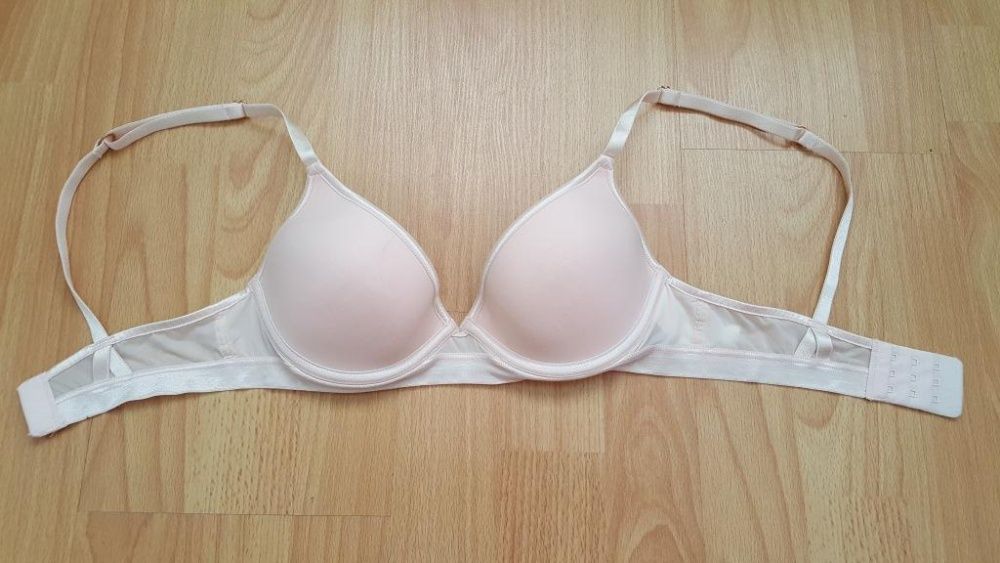Sutien H&M mărimea 75B (Europa) sau 34B (US)