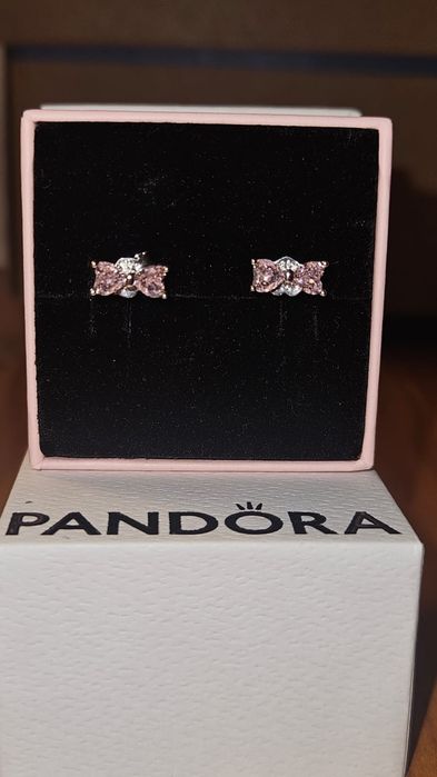 Cercei Pandora funda roz