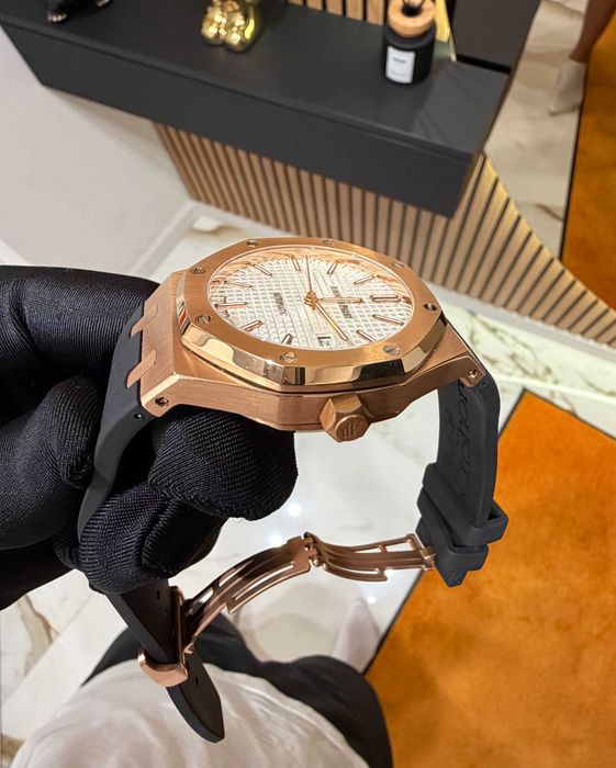 Audemars piguet royal oak каучук/бял циферблат