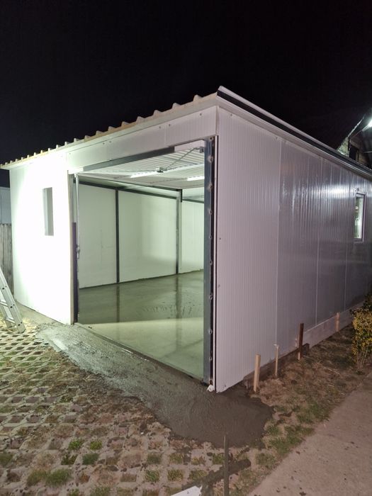 Vând garaj auto din panouri Sandwich 6x4