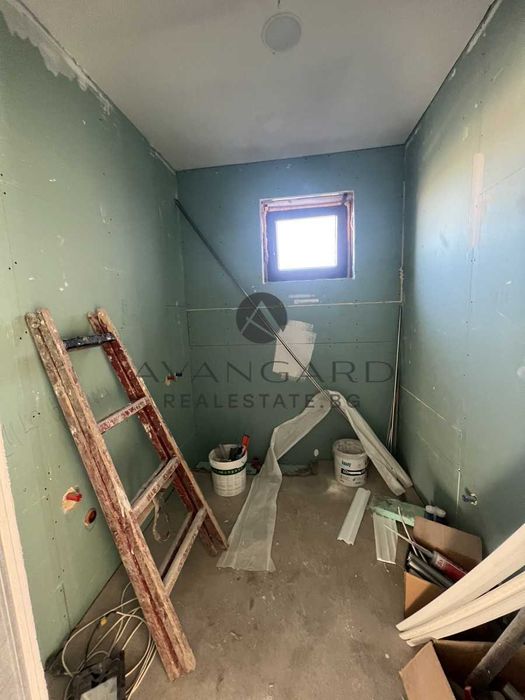 оф.24684 Самостоятелна двуетажна къща с акт 16 в Крумово