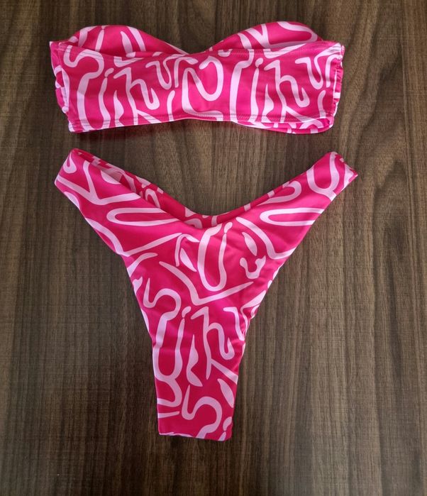 бански костюми от две части в розово и бяло