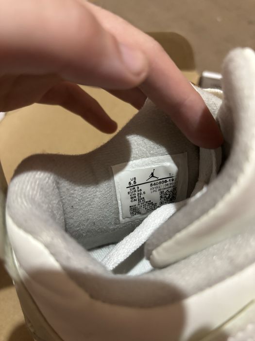 Jordan 4 retro metalica gold