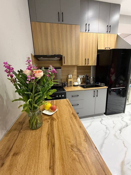 Юнусабад. Шахристанская.. Продается квартира 2/4/9