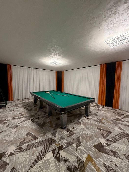 Professional billiard stoli sotiladi