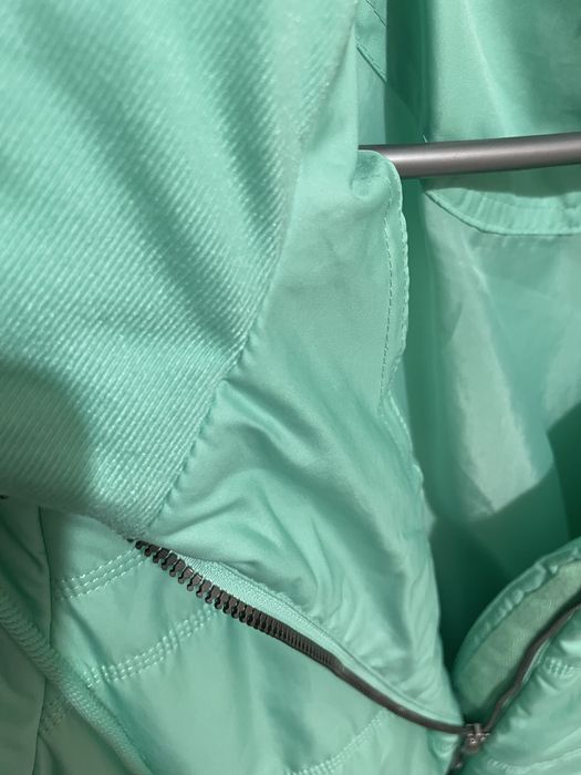 Оригинальная куртка Adidas, размер S.