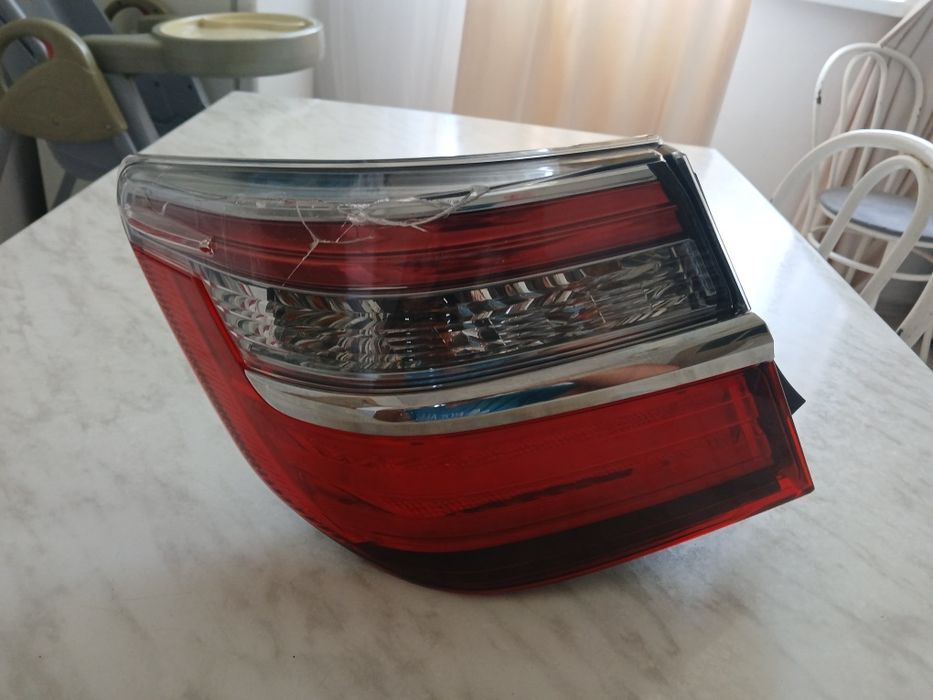 Фонарь задний камри 55