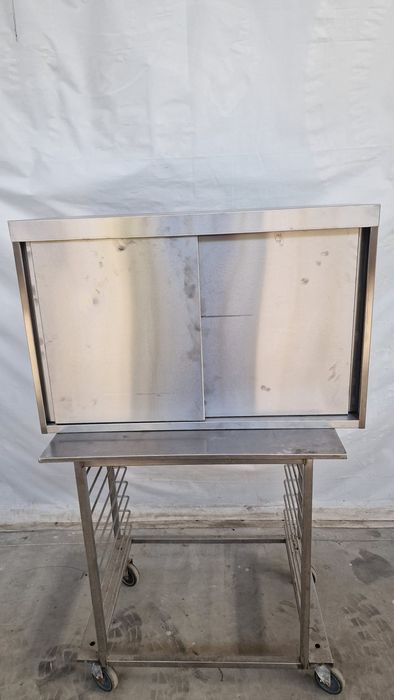 Немски шкаф за стена изцяло от неръждаема стомана