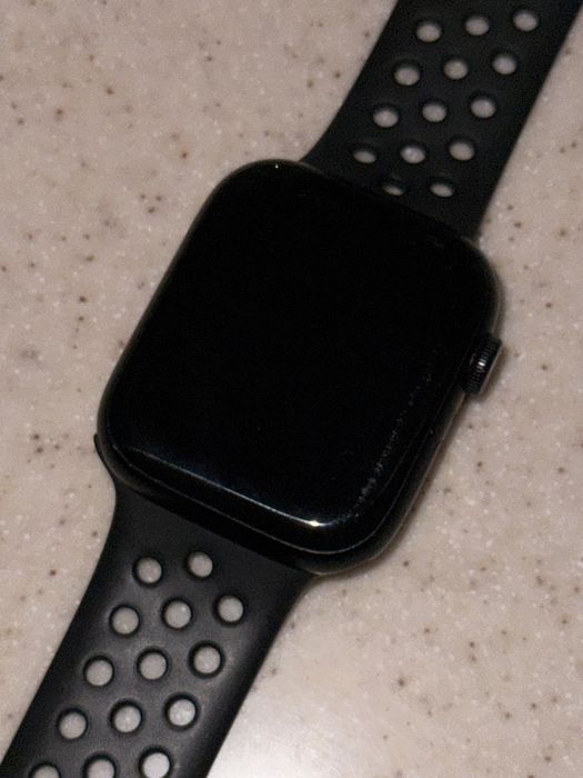 Apple watch series 7 nike