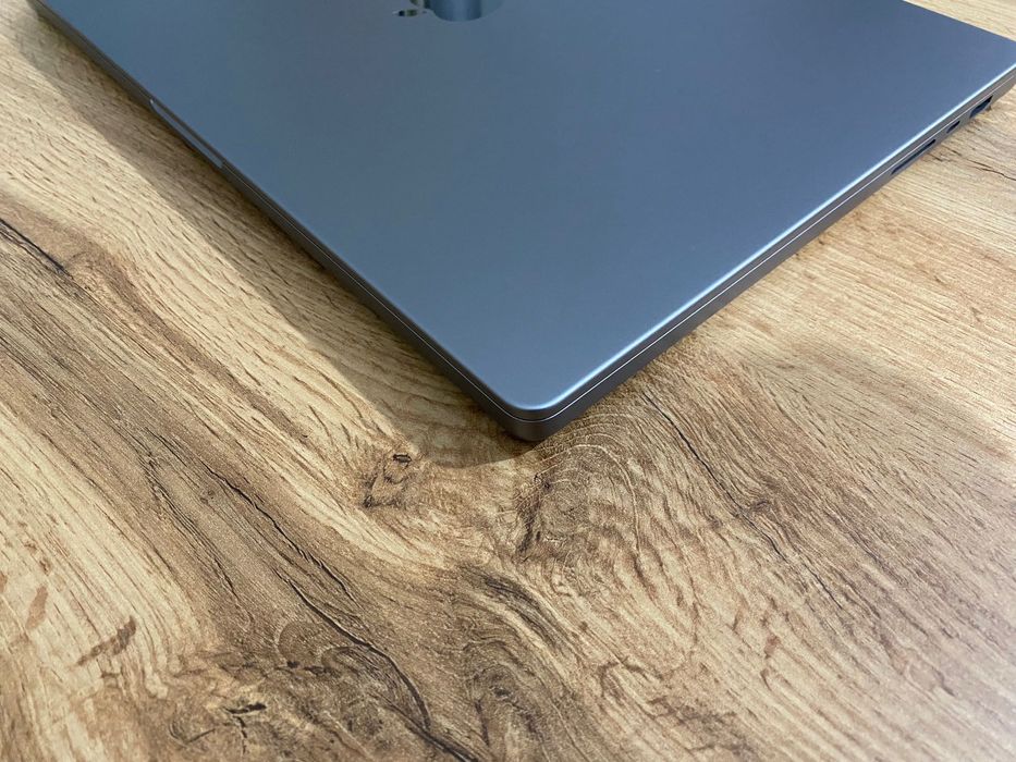 MacBook Pro 16" M1 MAX 10-CPU, 32-GPU, 64GB RAM, 512GB SSD