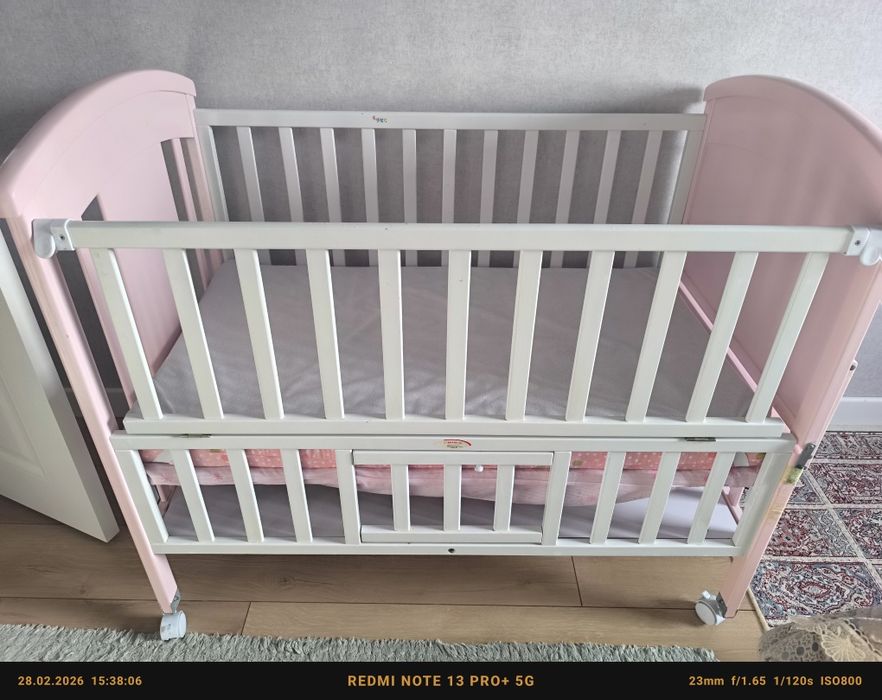 Продаётся детская кроватка