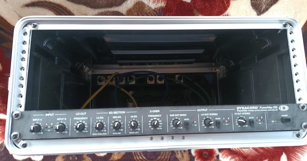 Vând monitor activ FBT J 8 A cu stativ și Procesor Dynacord Power Max 230 cu  Rack Fly Pro Audio cu toate cablurile , impecabile  .Tel 0753215604