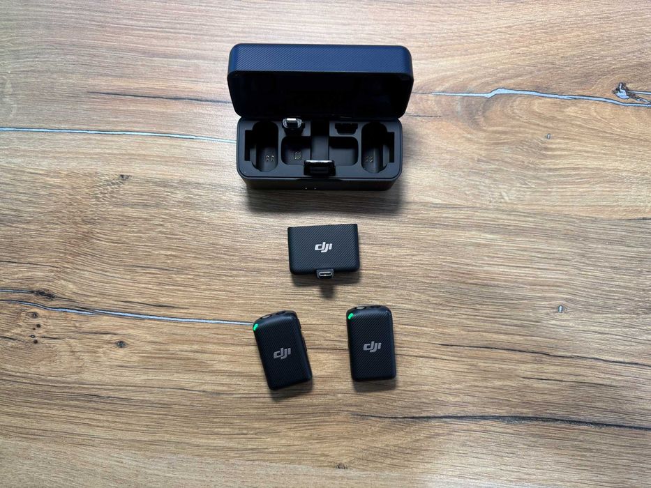 Петличный микрофон DJI Mic (2 TX + 1 RX + Charging Case)