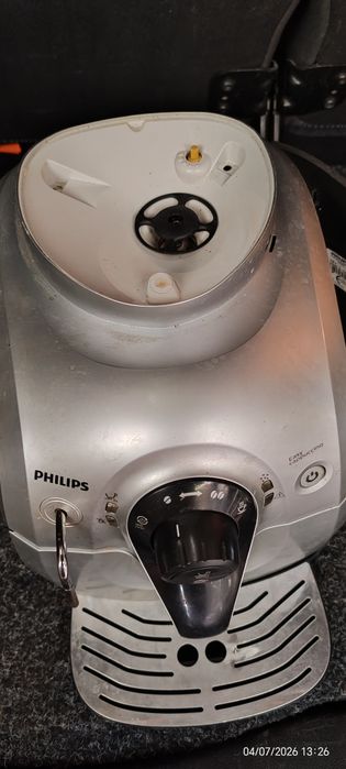 Espressor de cafea Philips cu râșniță  încorporată.