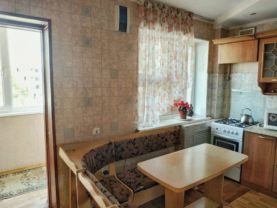 Аренда квартиры, посуточно. 2-комнатная квартира 2-й мкр 40-й дом.