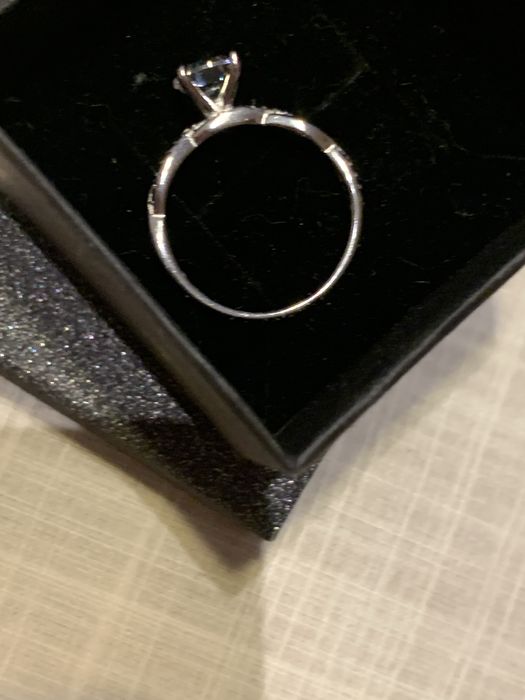 Сребърен пръстен с цирконий