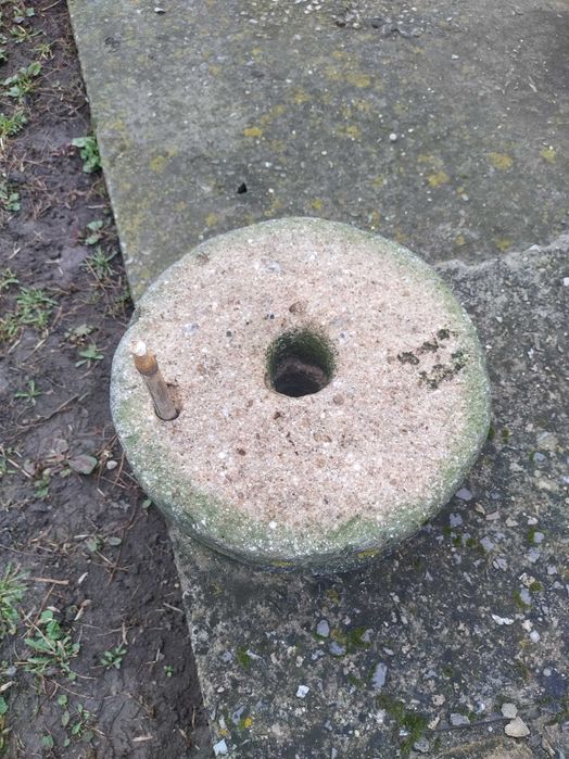 Каменна мелница добро състояние