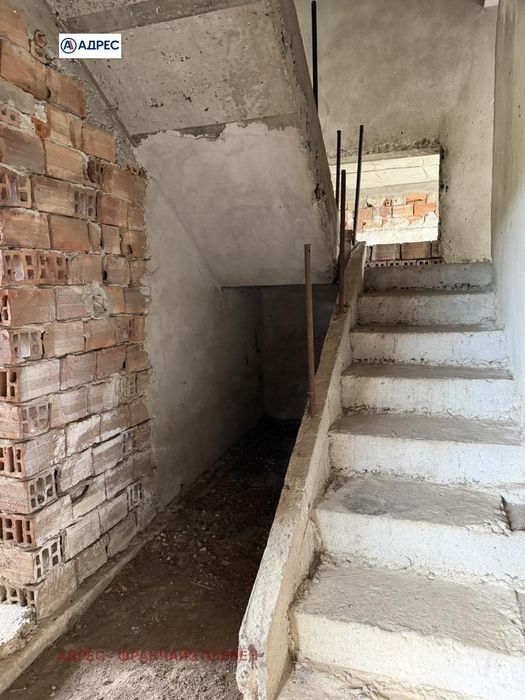 Къща в Ловеч, област-с.Хлевене площ 434 цена 60000