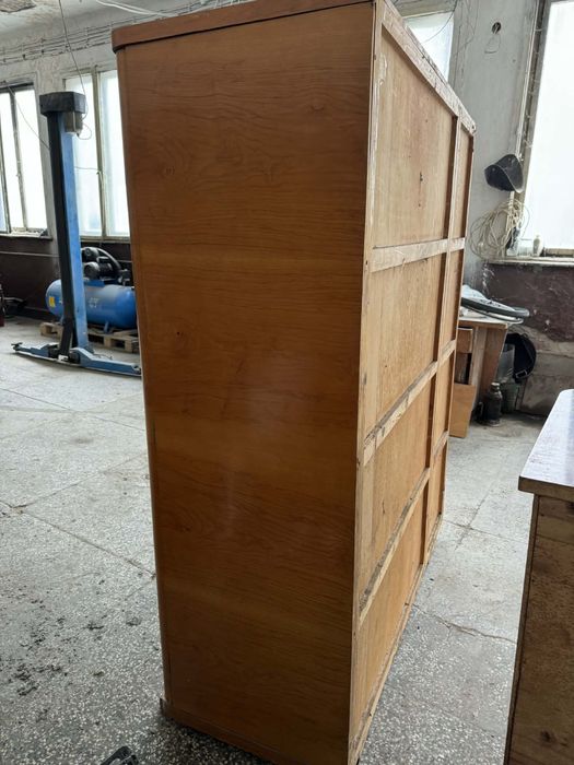 Комплект Гардероб+Скрин от орех от 1959 година