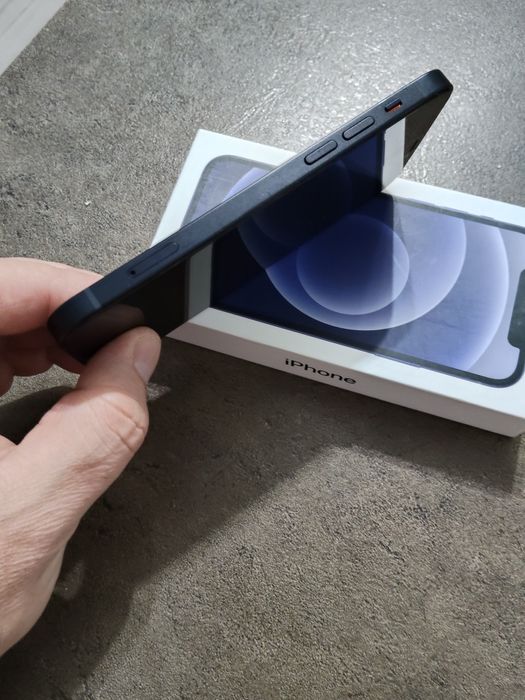 iPhone 12 Negru, 64 GB