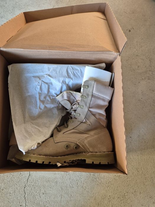 Vand tinuta militara combat/tricouri/bocanci