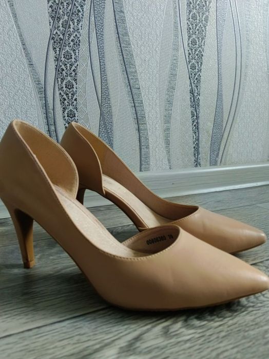 Продам туфли лодочки