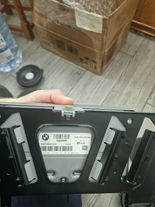 Sistem audio hi-fi boxe, difuzoare, subwoofer, amplificator