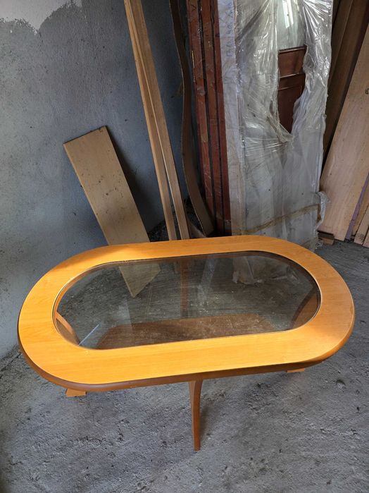 Masă de cafea cu blat din sticlă – stare foarte bună