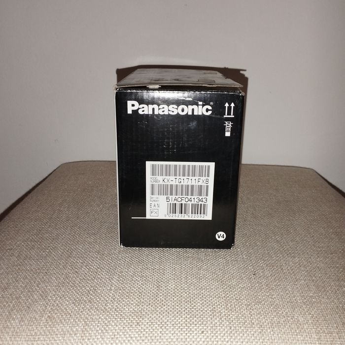 Telefon fix Panasonic KX-TG1711FX.