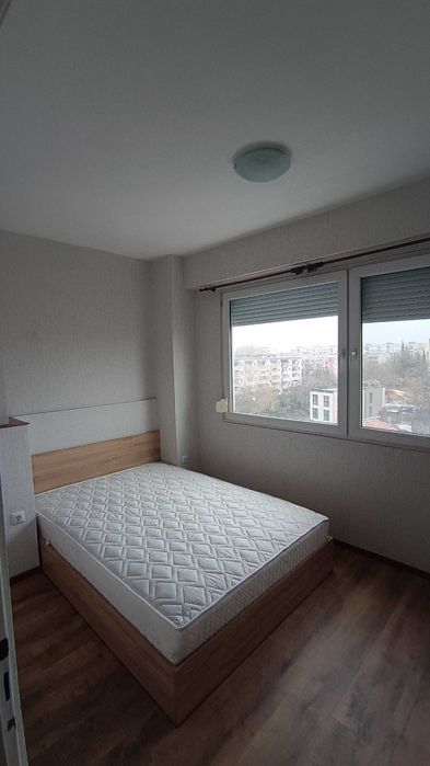 Двустаен апартамент в кв К.Париж