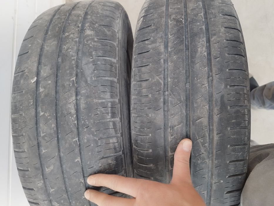 Vând 2 cauciucuri Hankook 215/65R16 vara