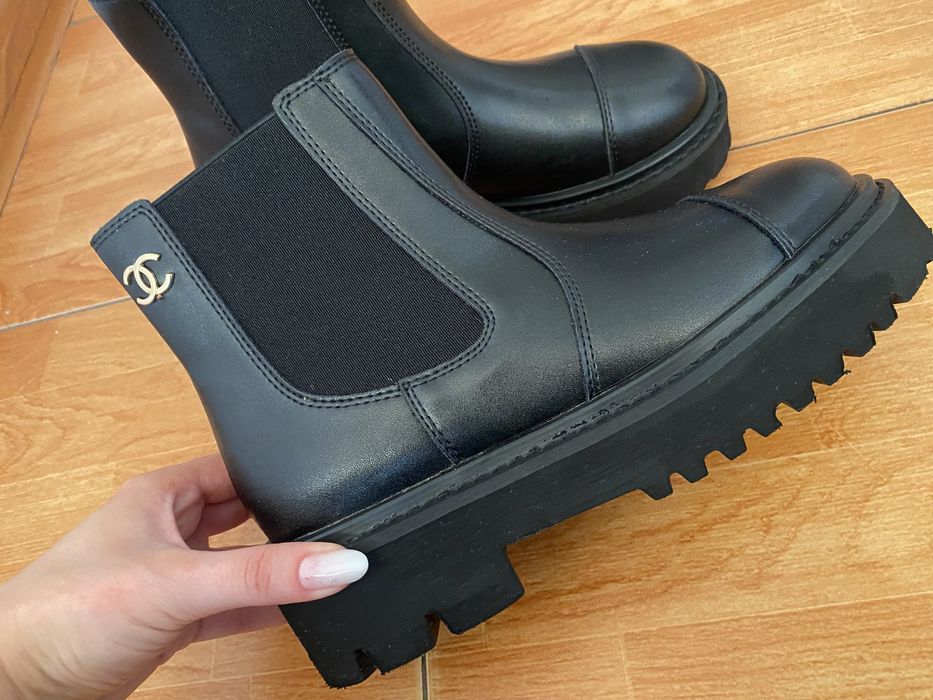 Ghete chelsea Chanel