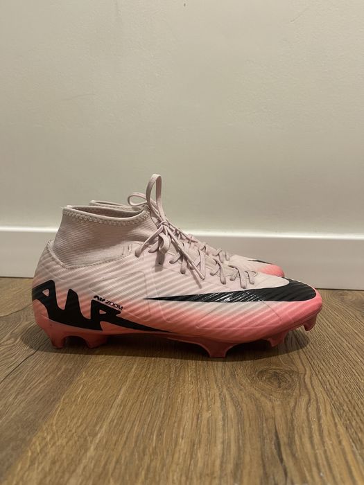 Ghete de fotbal MERCURIAL