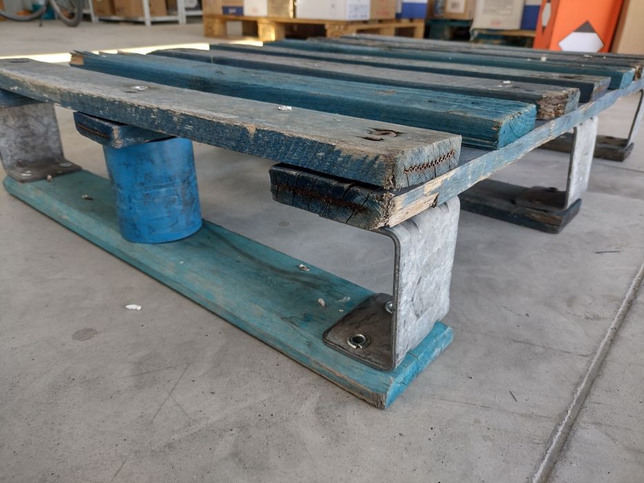 Палета пластмасови и дървени