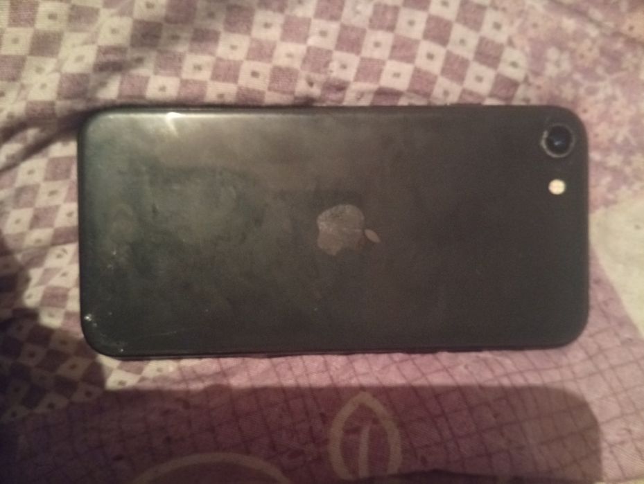 Продам или обмен айфон се 2020