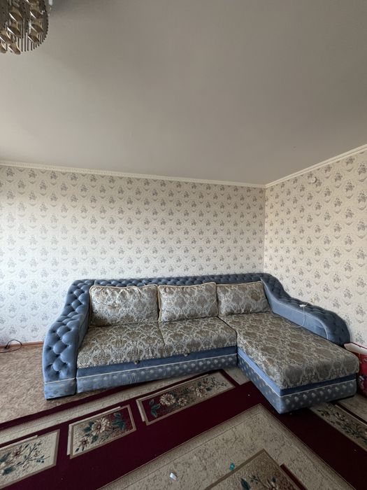 Диван жаксы жағдайда