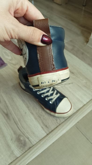 Vând adidas Converse , mărimea 37.