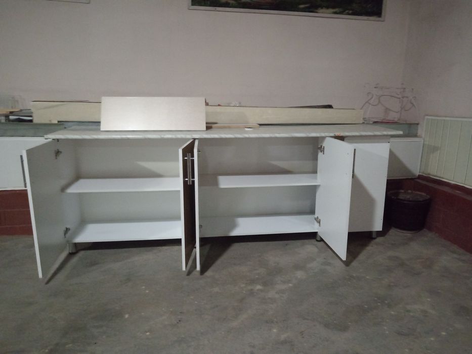 Кухонный шкаф с раковиной