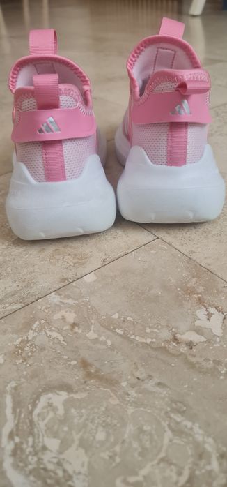 Adidasi fete roz marca adidas mas 35.5