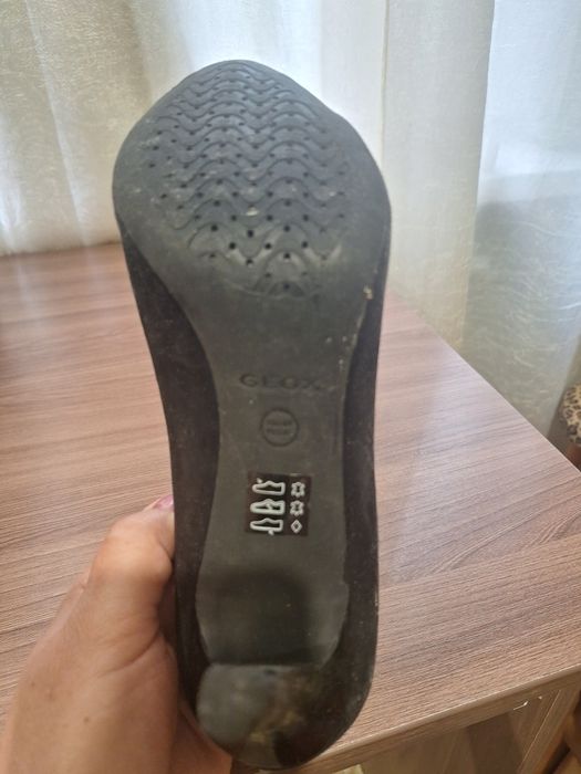 Туфли женские на каблуке.