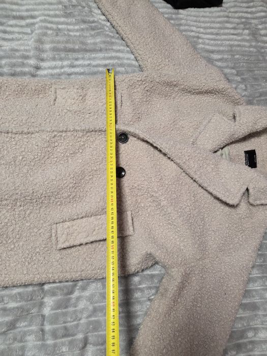 Продавал палто Bershka