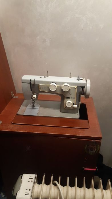 Швейная машинка на моторе