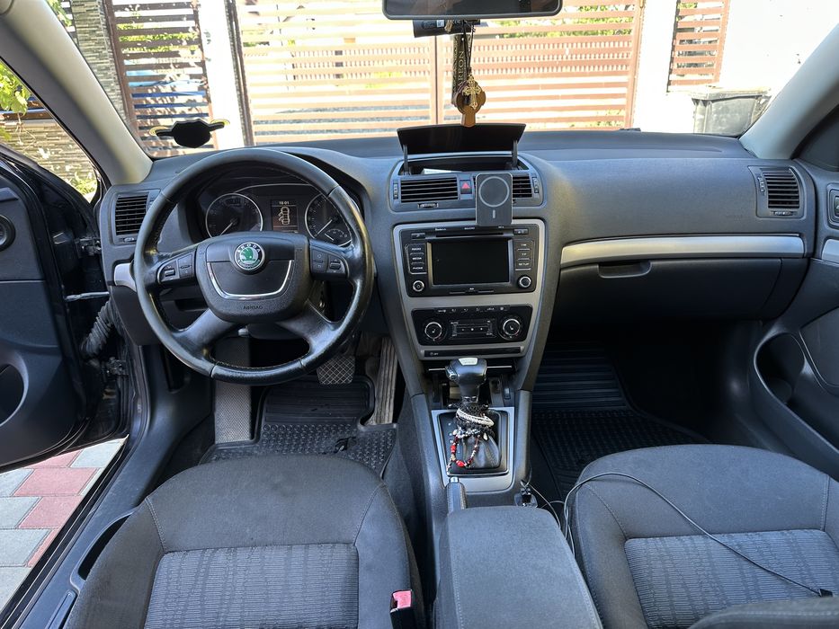 SKODA Octavia 2012 — imagine 4