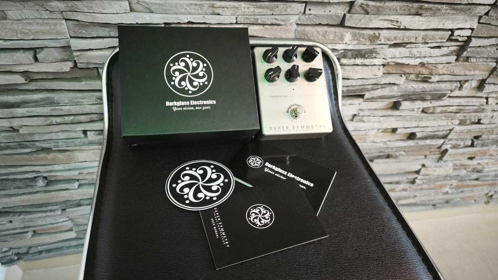 Compresor chitara bass Darkglass Electronics Super Symmetry 115 GeV