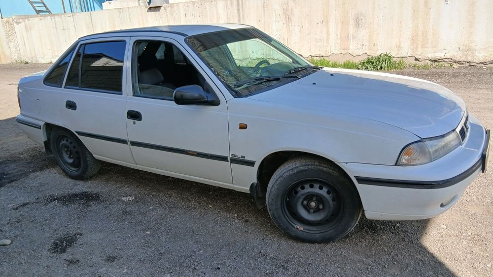 Neksia 1 sons 98 yil gaz benzinda yuradi holati yaxshi